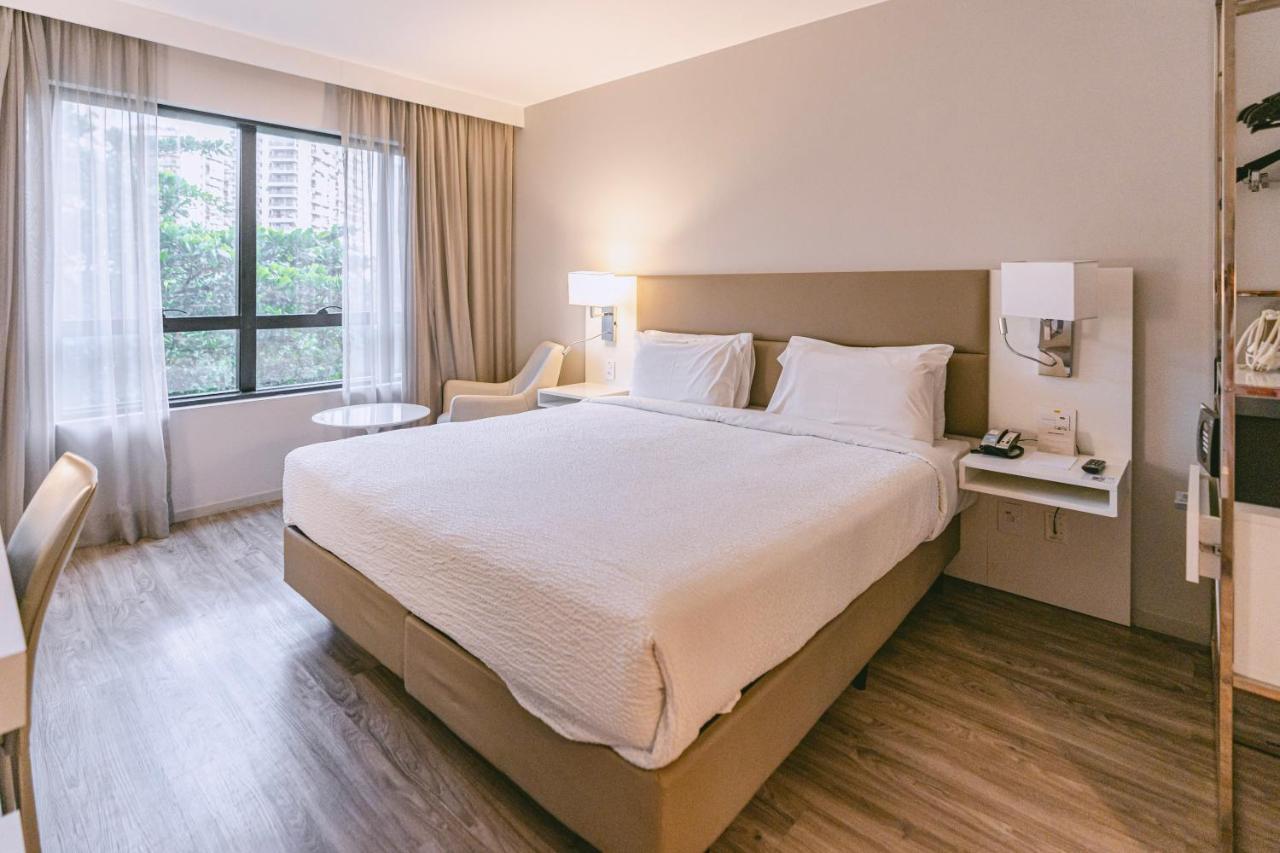 Radisson Rio De Janeiro Barra Hotel ภายนอก รูปภาพ A room at the hotel