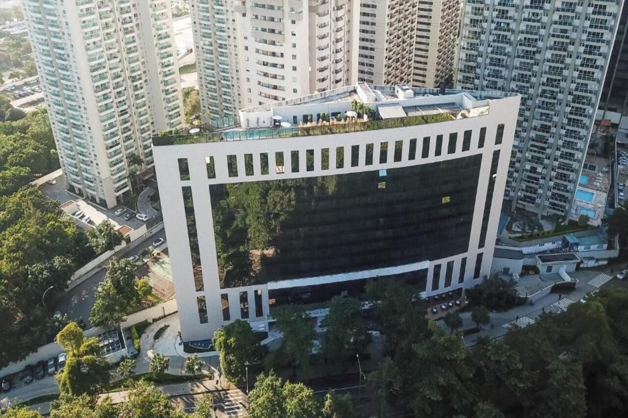 Radisson Rio De Janeiro Barra Hotel ภายนอก รูปภาพ Aerial view of the building